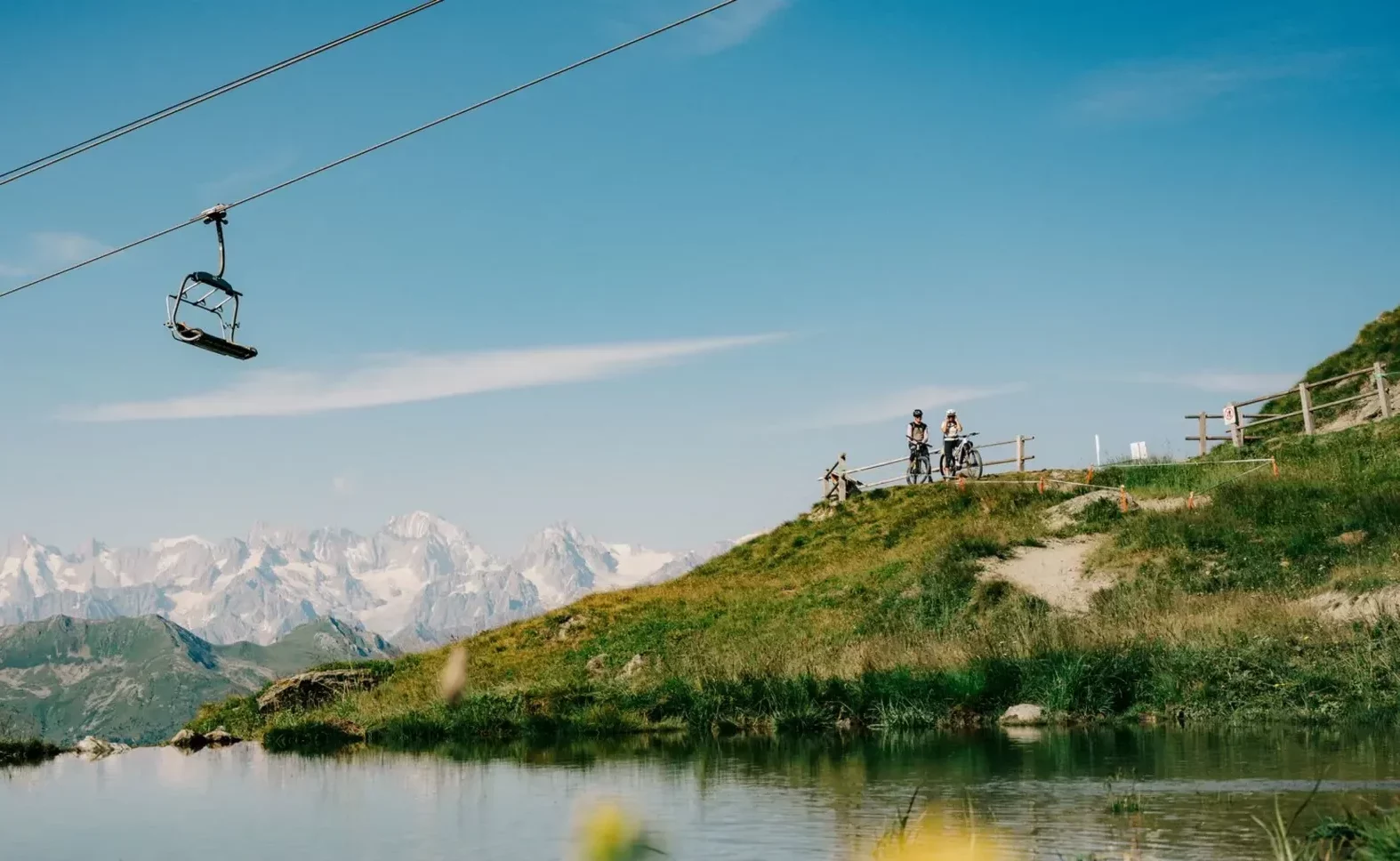 Verbier Bike rental - two riders and a chairlift