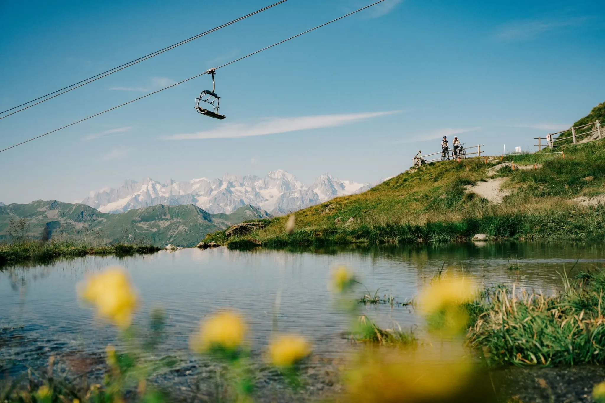 Verbier Bike rental - two riders and a chairlift